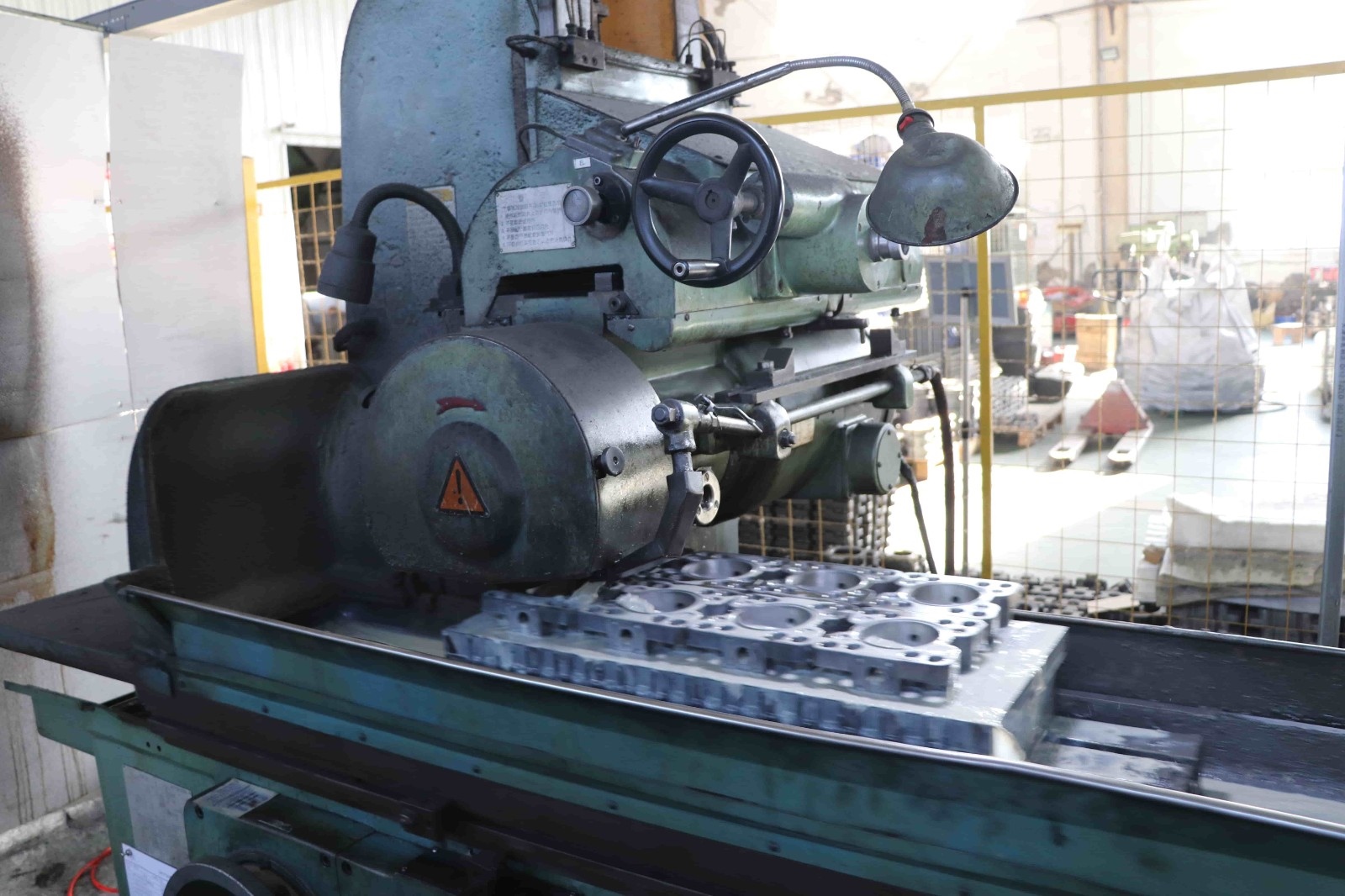 偏心蝶閥加工設(shè)備